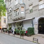 Luxurious Central Apartment In Liszt Ferenc Square
