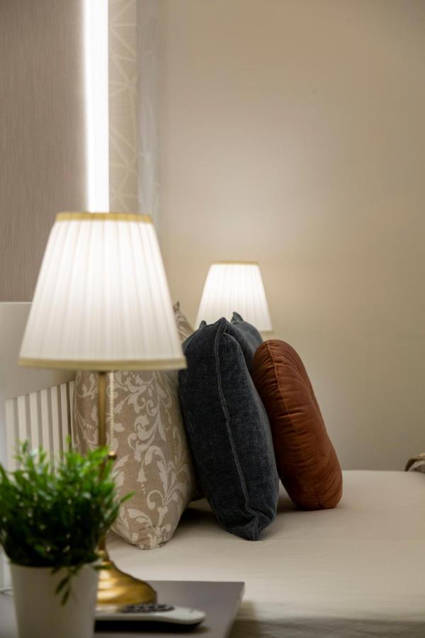 Apartamento Luxurious In Liszt Ferenc Square Budapeste