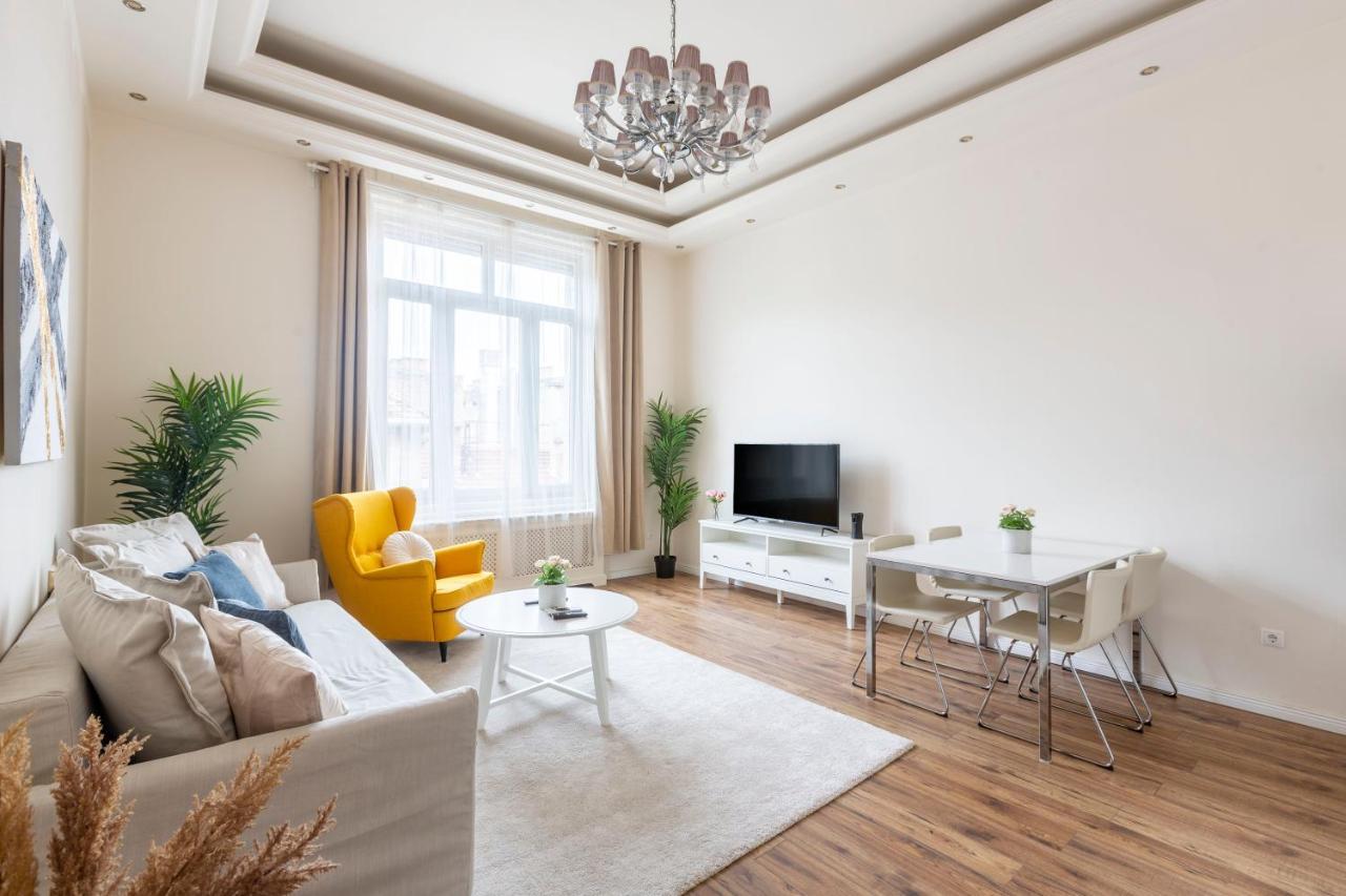 Luxurious In Liszt Ferenc Square * Budapeste